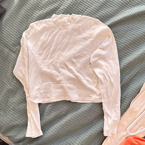 Shirt and body suit lot L and XL - Picture 13 of 16